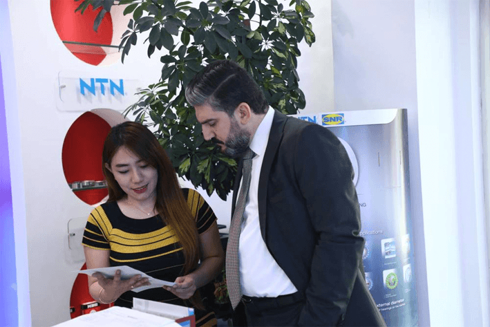 Technical consultation at the NTN counter